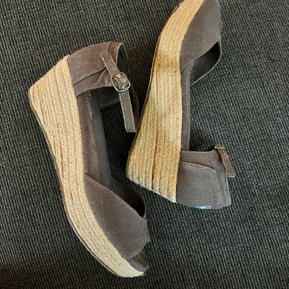 TOMS Linen Platform Wedges - Picture 5 of 6
